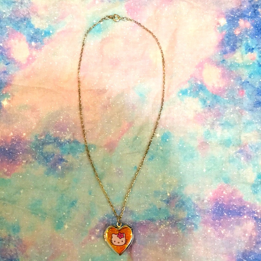 HELLO KITTY Necklace perfect for Kid or Adult!!⭐️